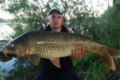 1230kg
